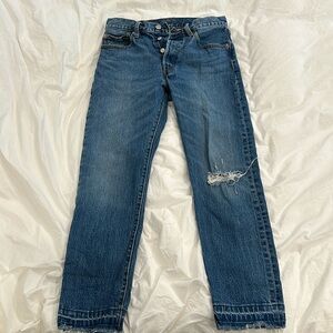 Levi’s 501 ankle jeans size 26 with unique ankle detailing